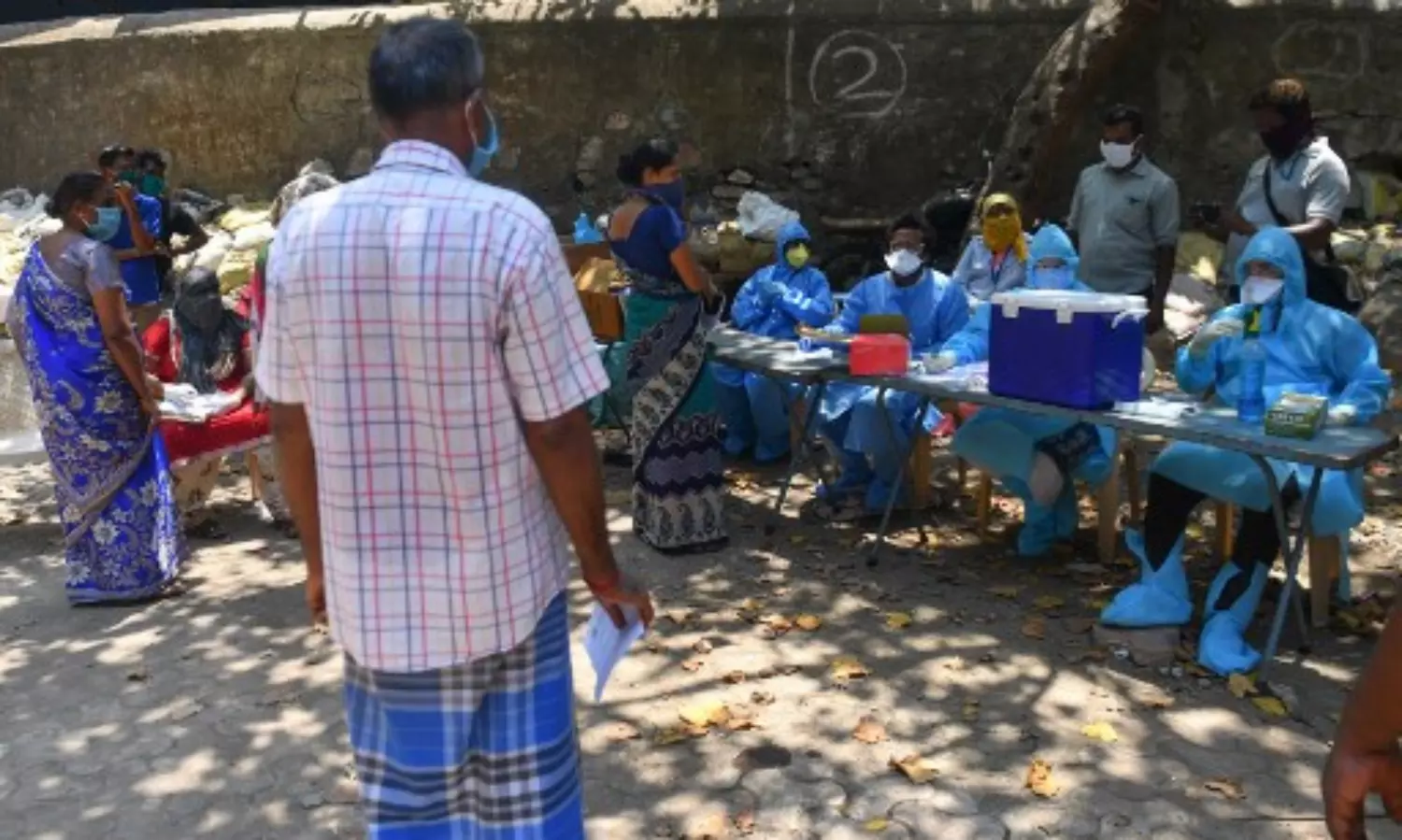 Cant expect poor patients to give proof for free treatment: HC