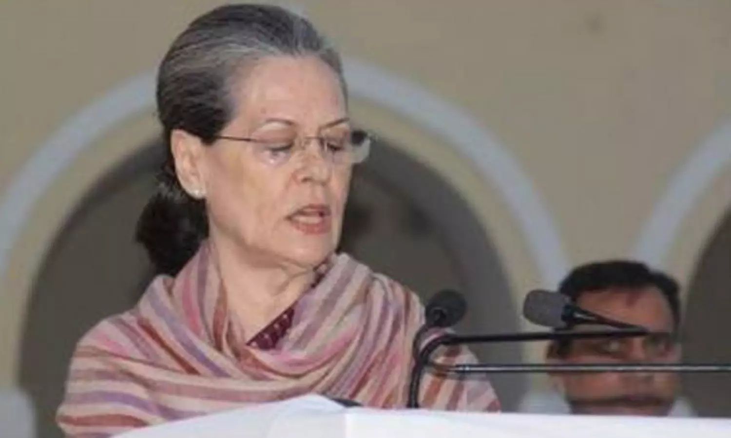 Sonia demands rollback in fuel price hike as Cong holds protests
