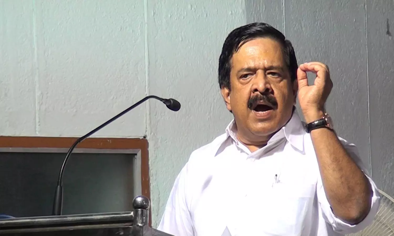 Criminal cases against Congress leaders for Covid protocol violation