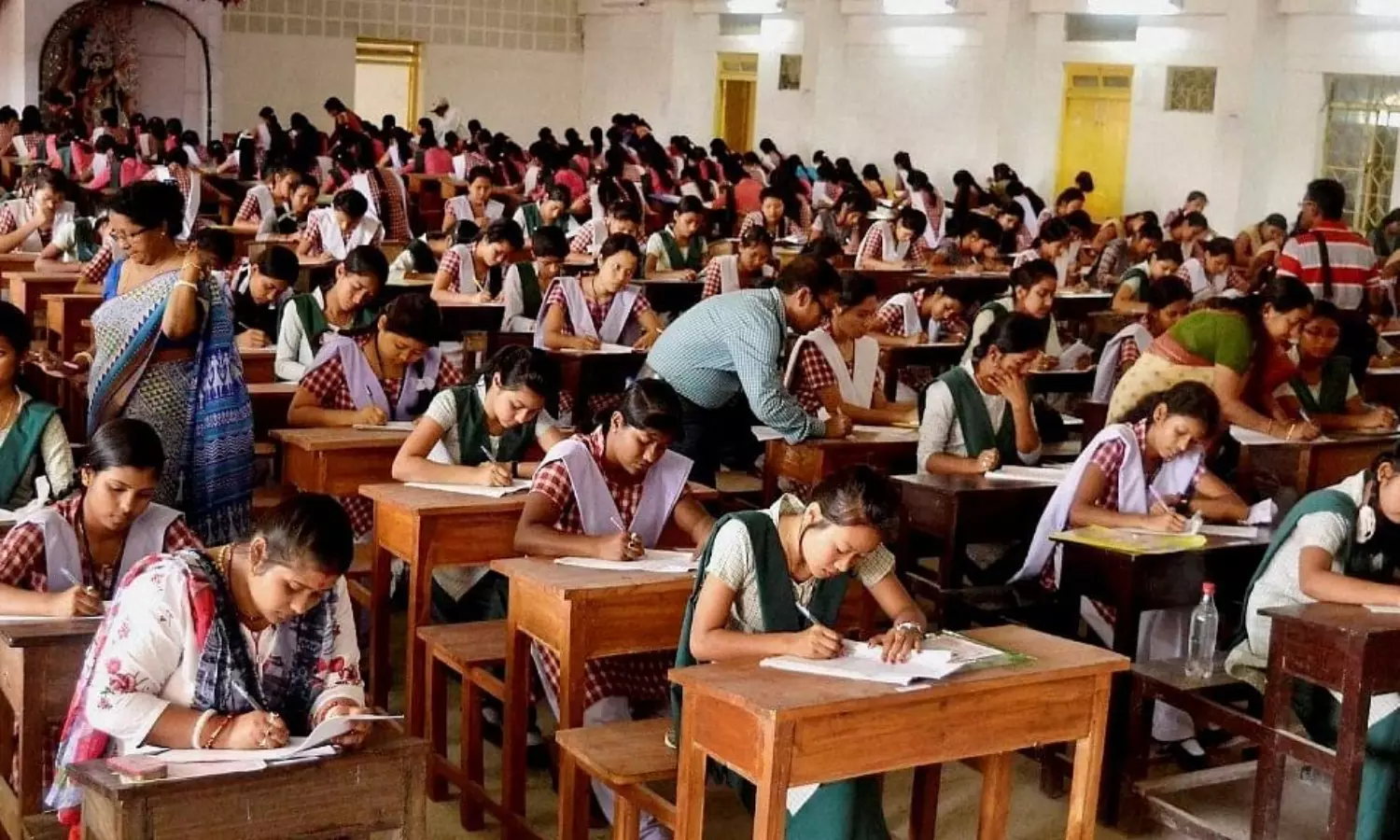 SC: No promotion without exams; states can consult UGC for postponement