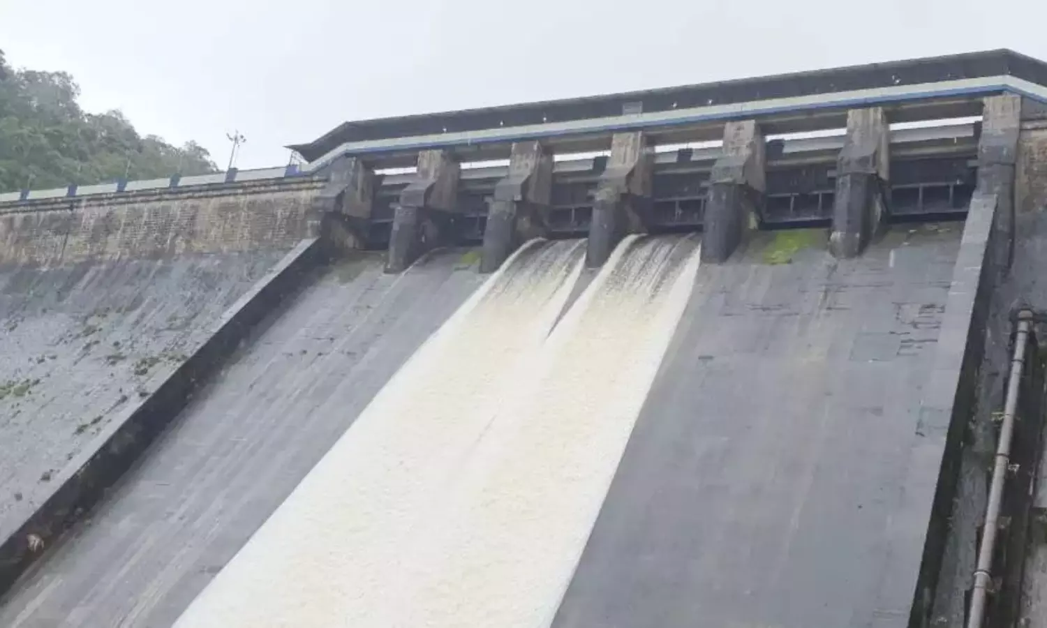 Shutters of Pamba dam shut