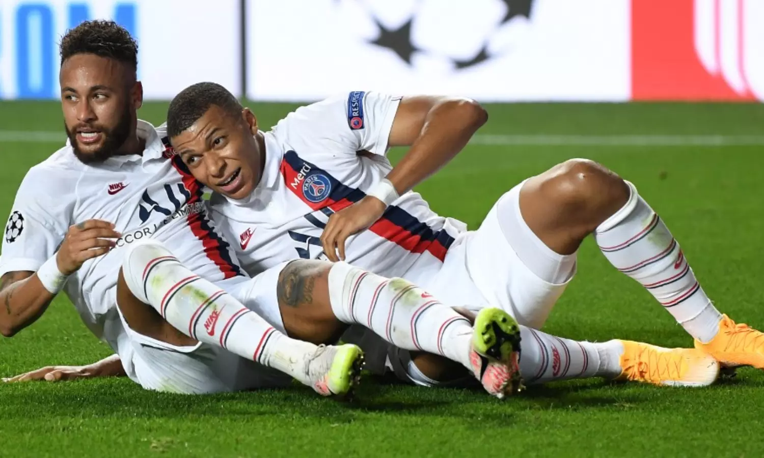 Champions League: PSG upsets Atalanta with two late goals