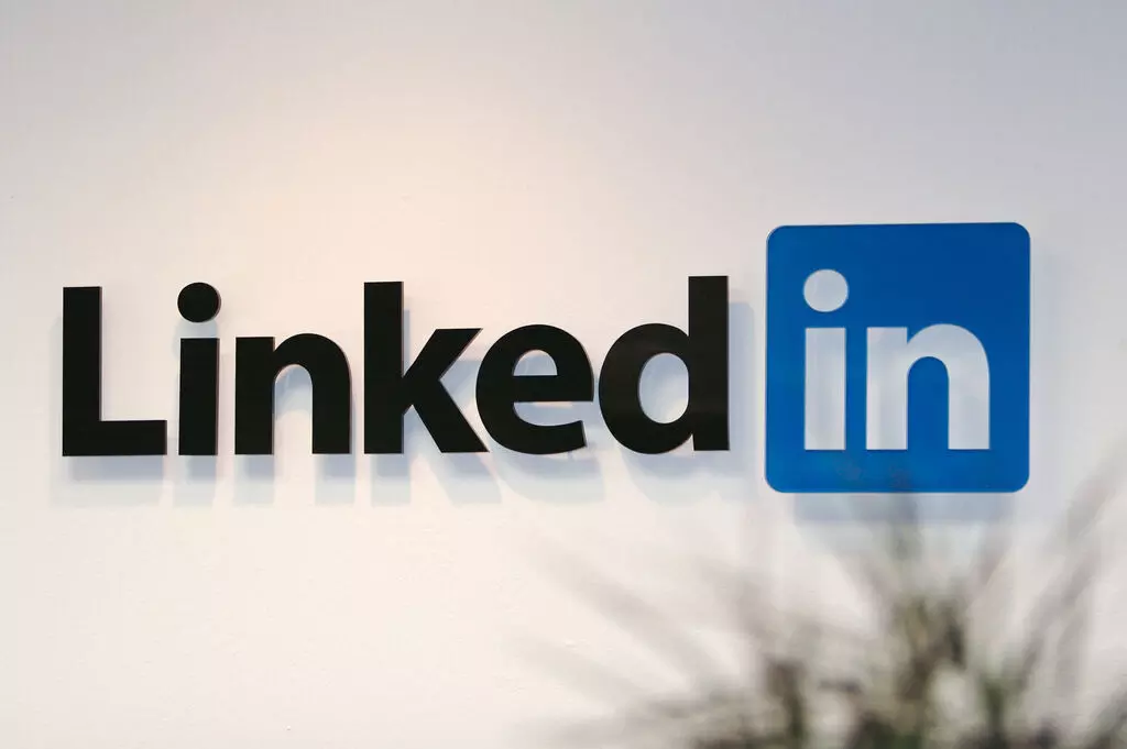 LinkedIn bot war: Half Apple staff accounts prove to be fake