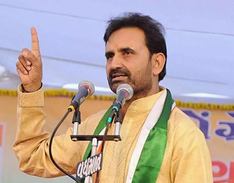 Manmohan Singh wanted to step down and make Rahul PM, says Congress leader Shaktisinh Gohil