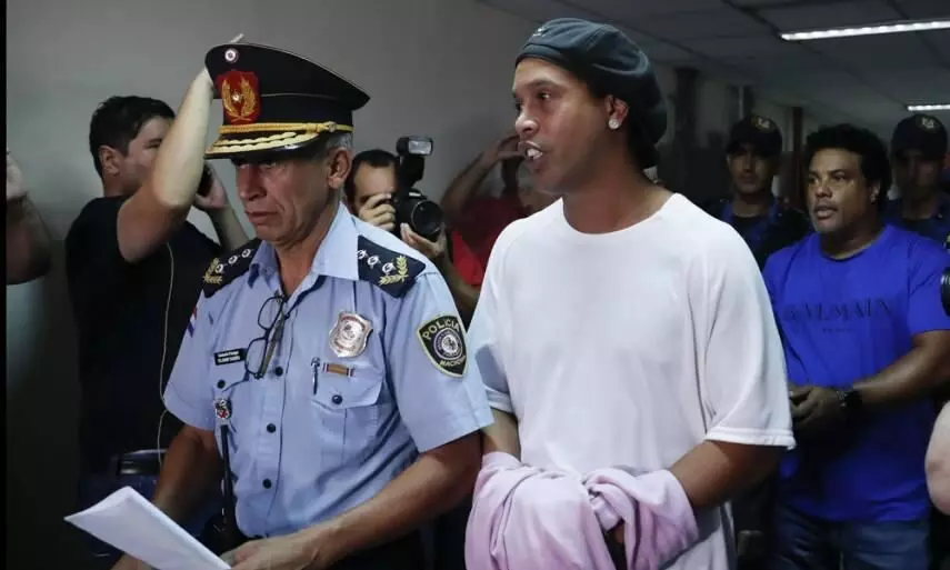 Ronaldinho returns to Brazil after house arrest in Paraguay