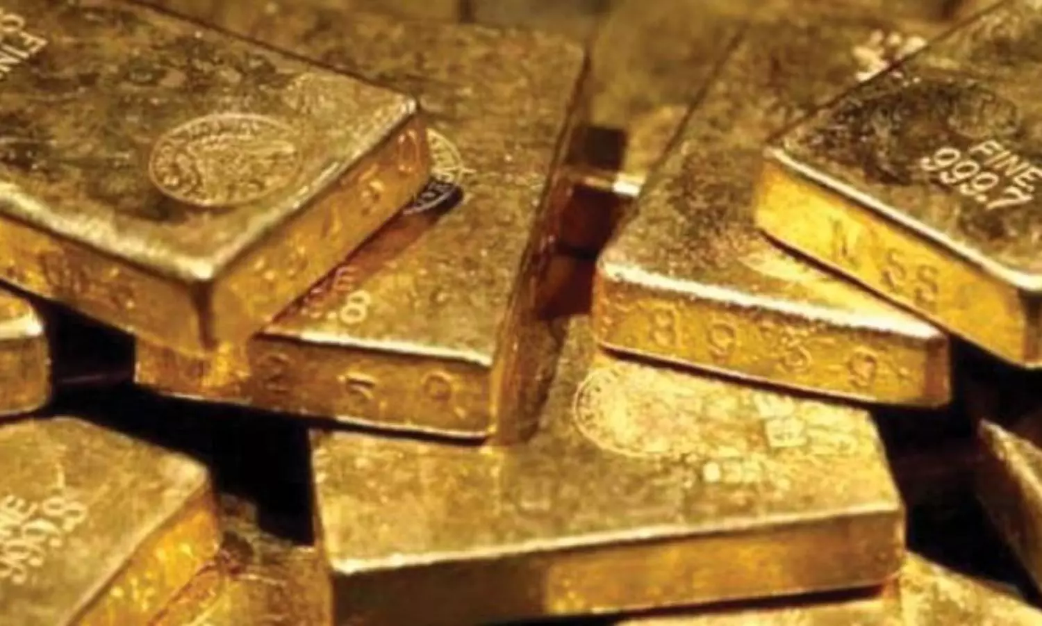 DRI arrests 3 for smuggling gold in Kozhikode, 4 kg gold recovered