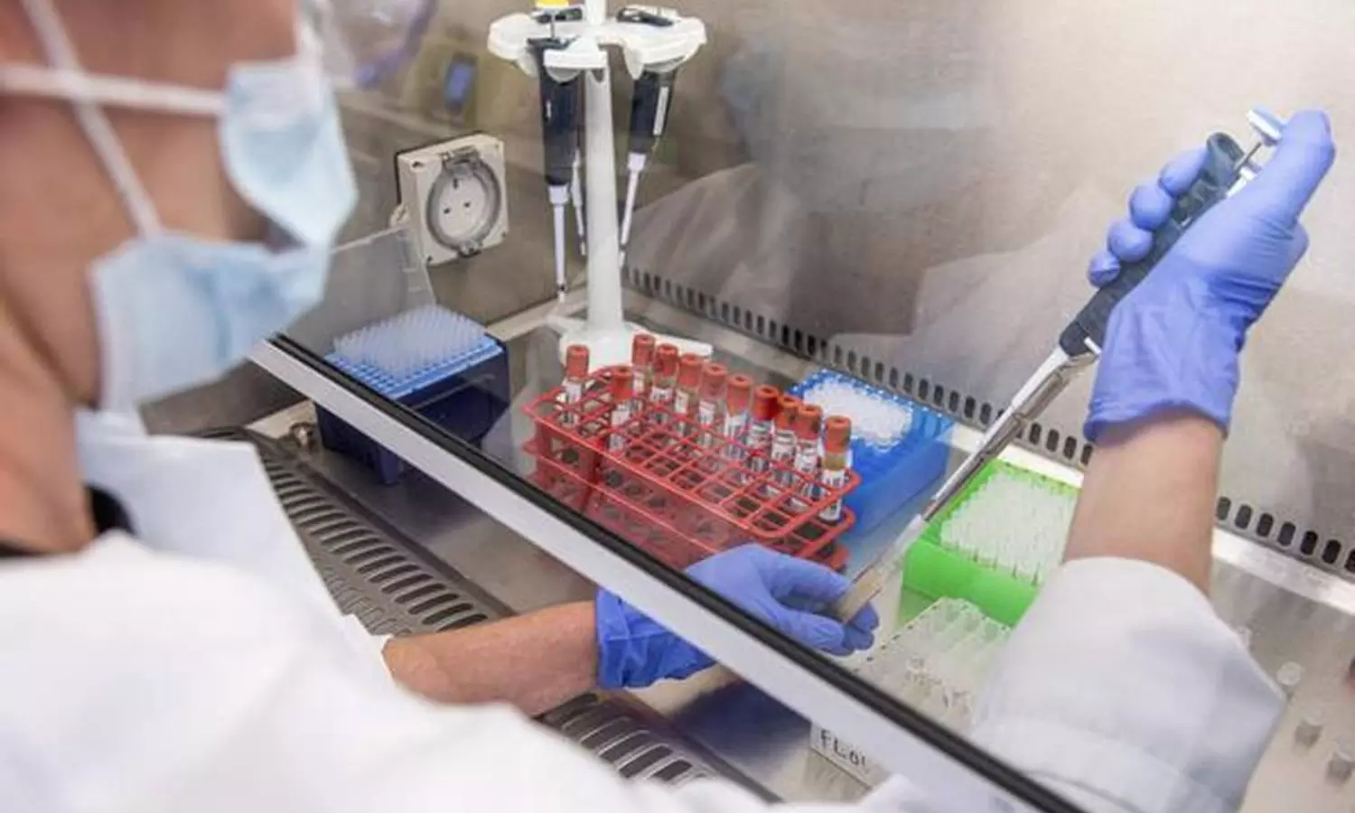 Slight pause for Oxford University COVID-19 vaccine trial, after participant illness