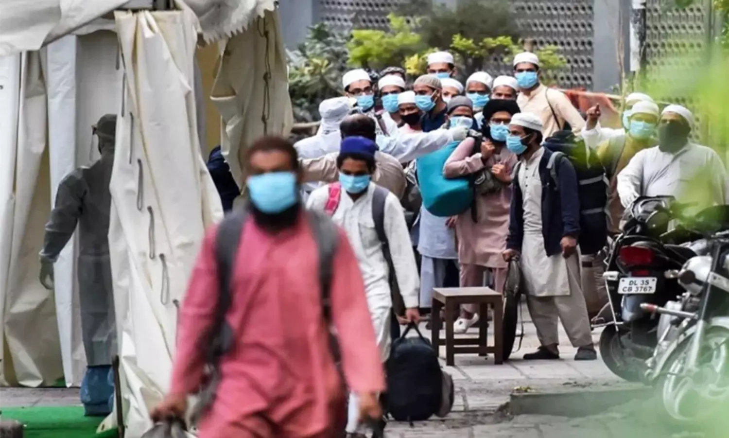 SC asks Centre to decide on foreign Tablighi Jamaat workers request for permission to return within a week