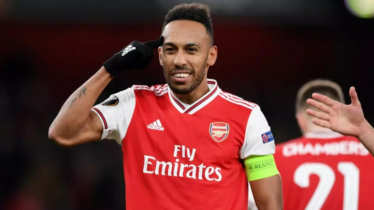 Arsenal signs 31 year old Aubameyang new 3 year contract