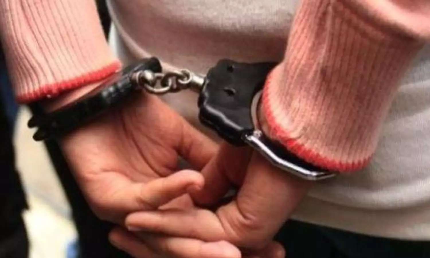 Three juveniles held for stabbing man to death