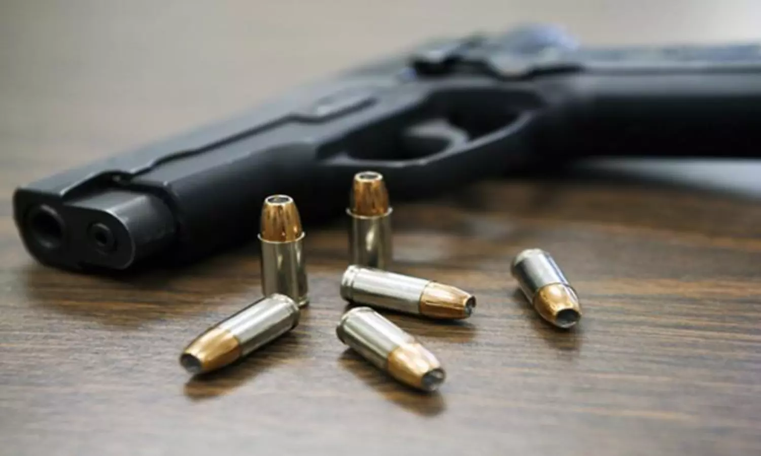 Woman shot, dumped on road by Delhi cop; saved by another cop
