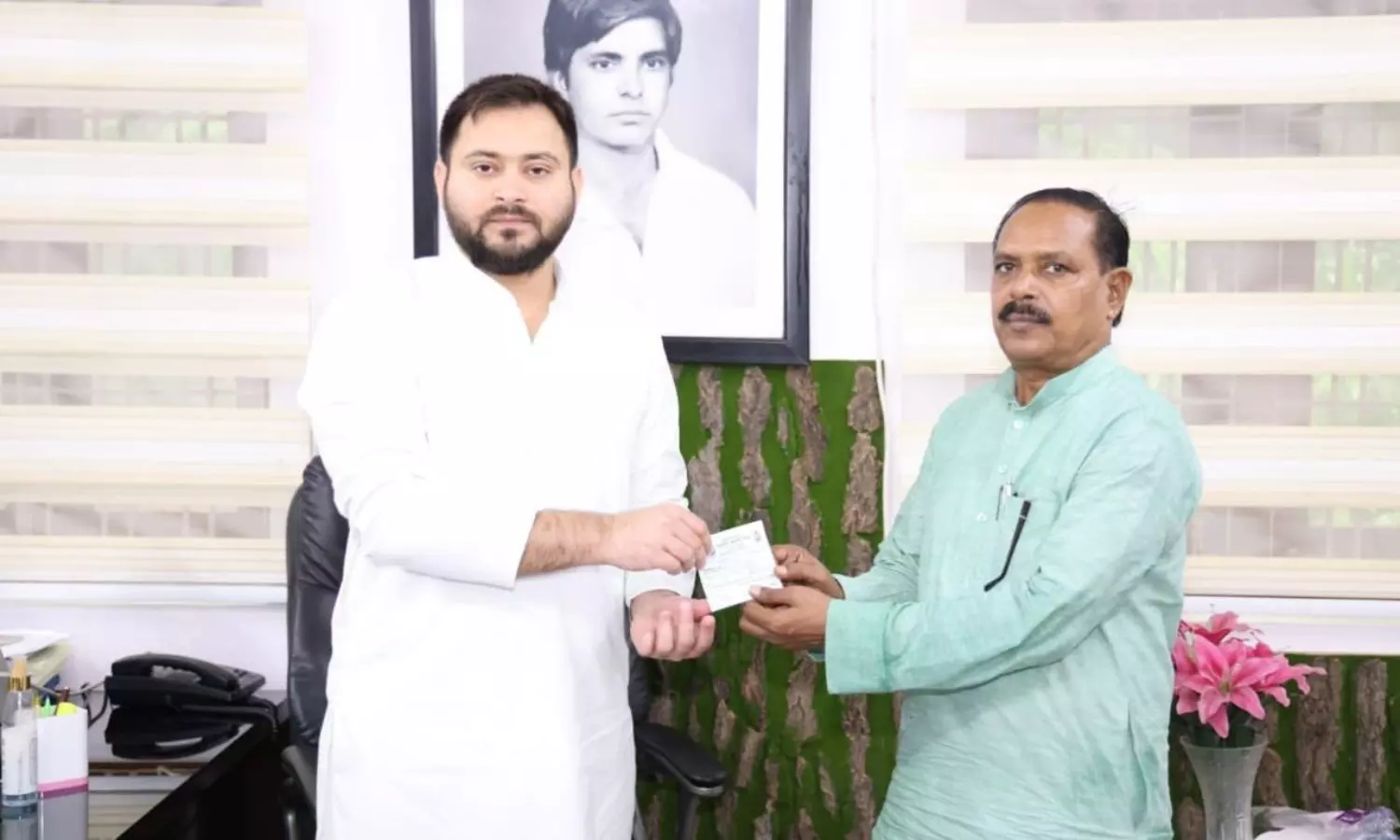 Setback for BSP in Bihar; State Unit President quits party, joins RJD