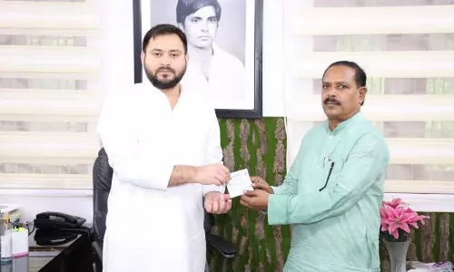 Setback for BSP in Bihar; State Unit President quits party, joins RJD