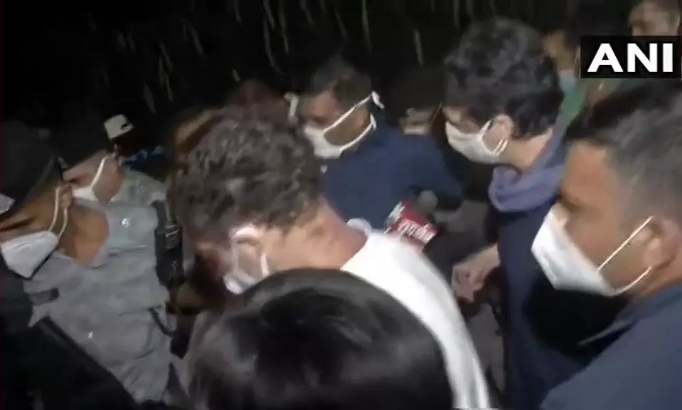 Congress leaders Rahul Gandhi, Priyanka Gandhi reach Hathras victims home