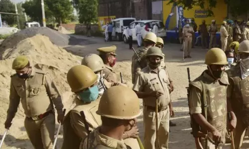 Clash between two communities in Gujarat; 2000 people booked