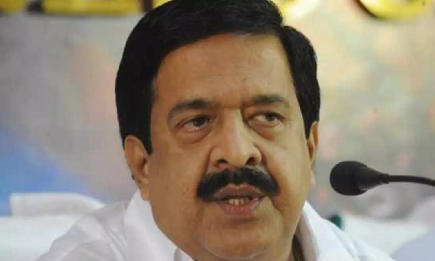Chennithala serves legal notice to Santhosh Eapen