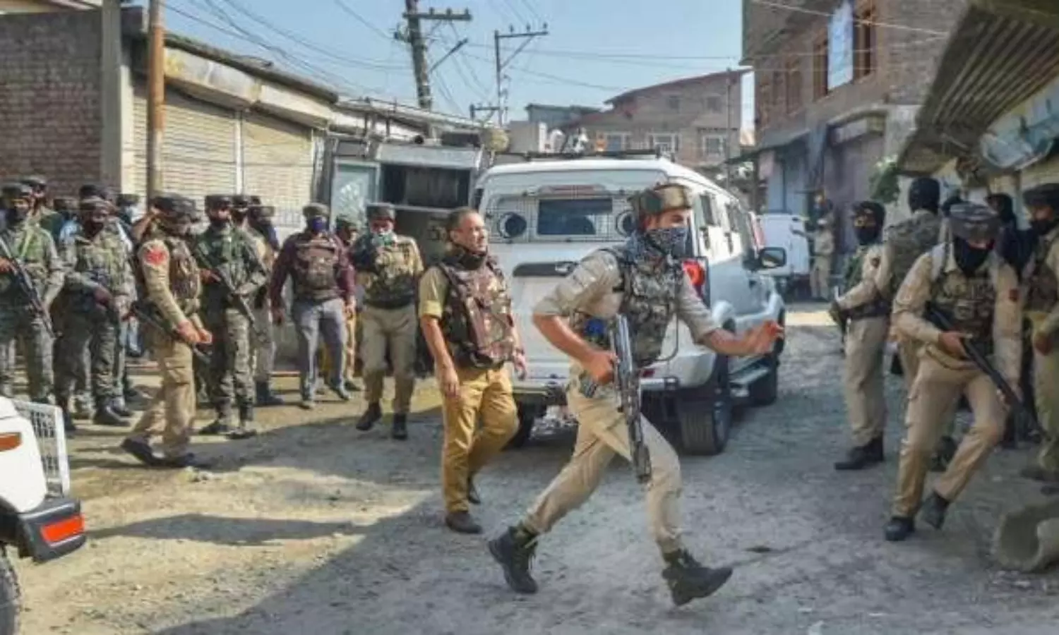 Gunfight breaks out between terrorists, security forces in Srinagar