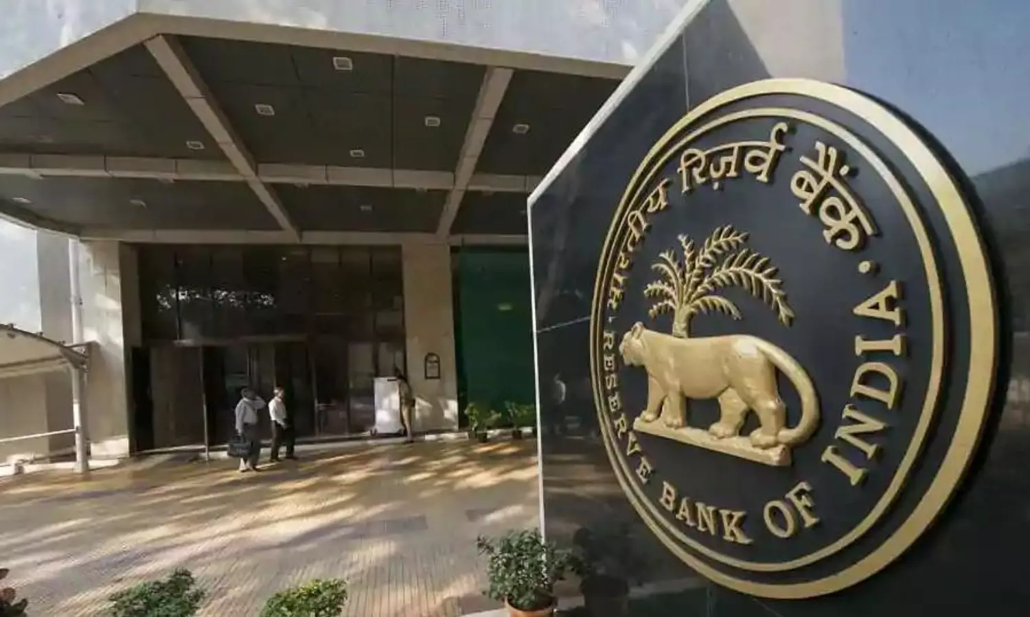 RBI stops payment service provider Mastercard from issuing new cards