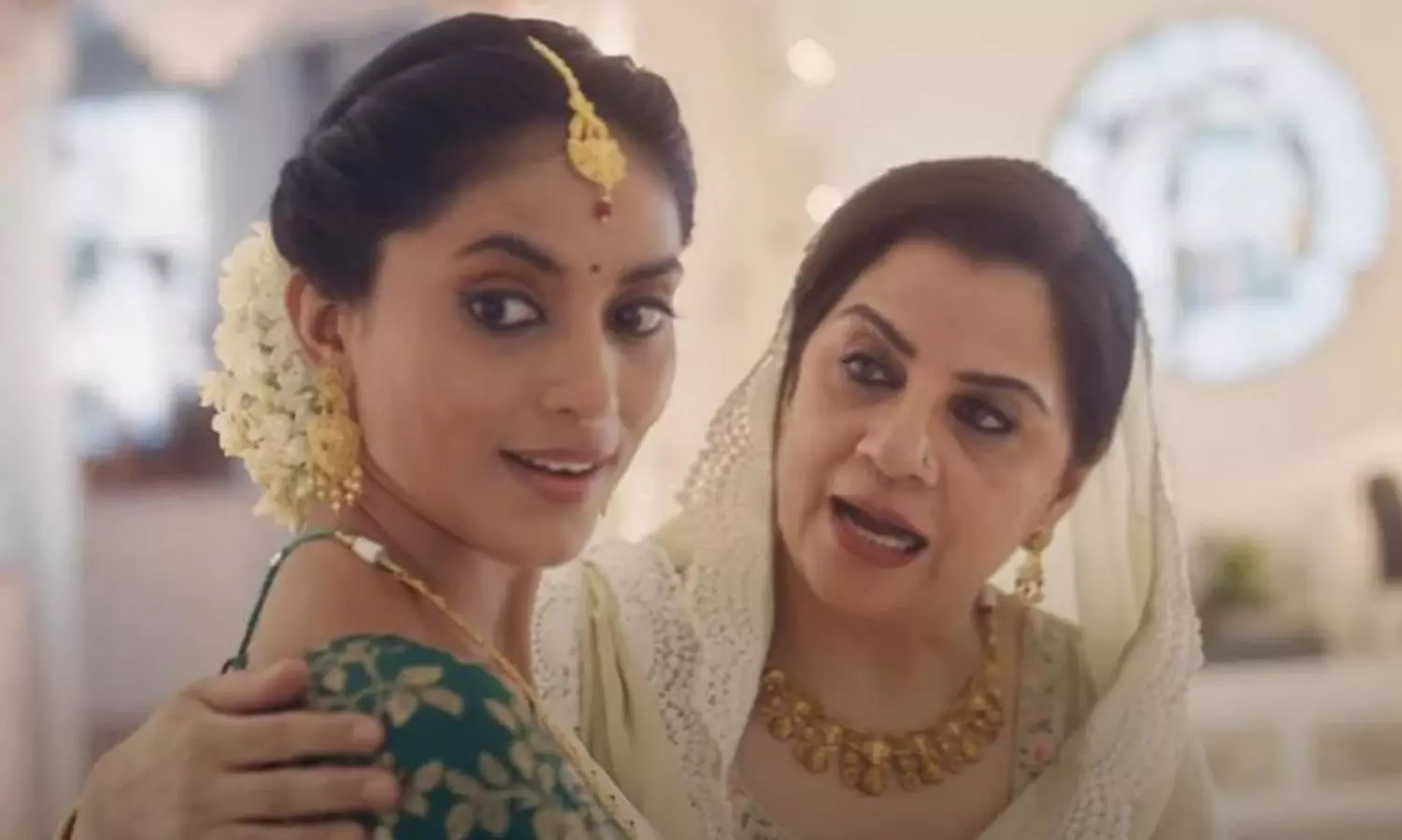 #BoycottTanishq   Trends on Twitter After Brands Latest ad on Inter-Faith Marriage Sparked Controversies.