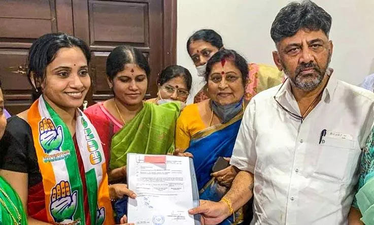 D K Shivakumar slams state govt for FIR Against RR Nagar Congress candidate, Kusuma