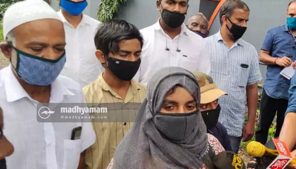 Arrested journalist Siddique Kappans wife Raihanath seeks Rahul Gandhis intervention