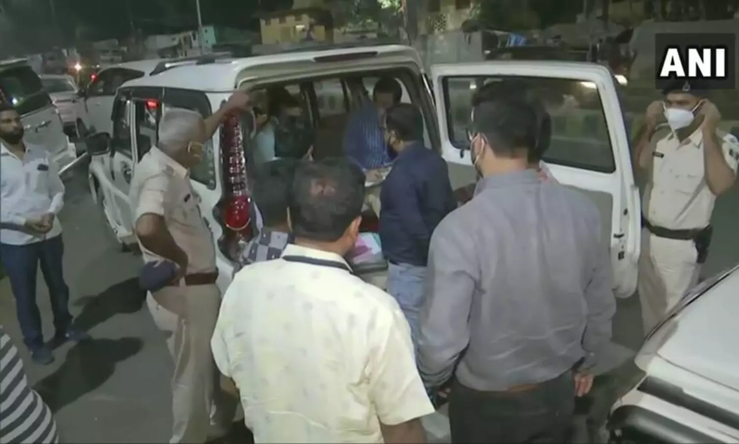 Rs 8.5 lakh seized from car in Congress Patna office