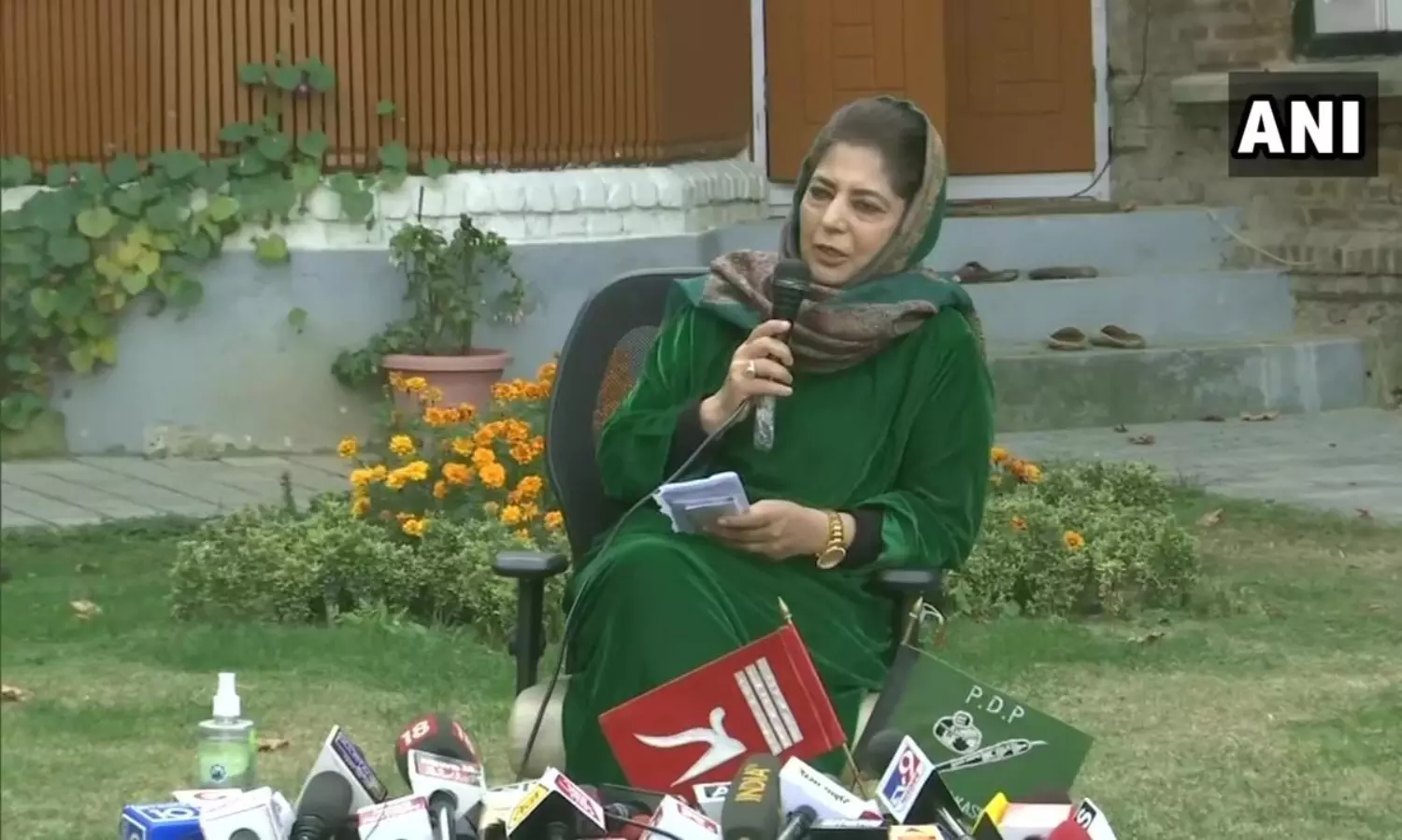No national flag till Kashmir flag is back, says Mahbooba Mufti