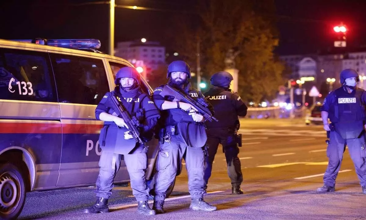 Vienna shootings: Two dead, including one suspect; 15 wounded