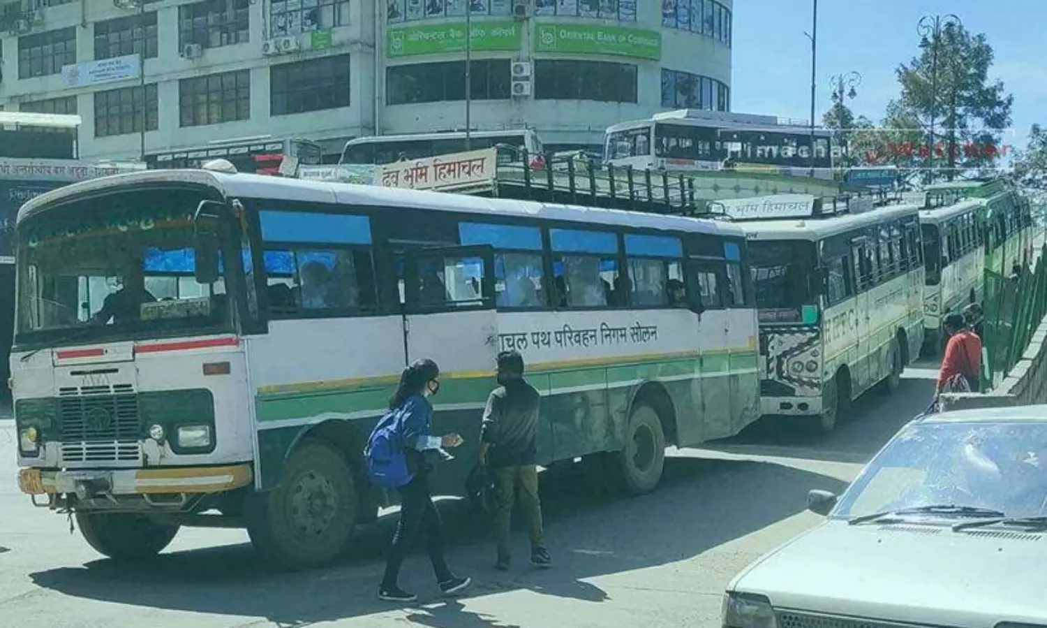 Himachal Pradesh resumes bus service to Delhi after 8 months
