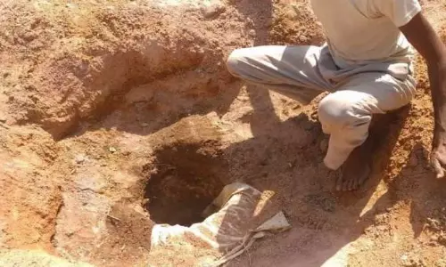 Rescue ops on to save MP boy stuck in borewell