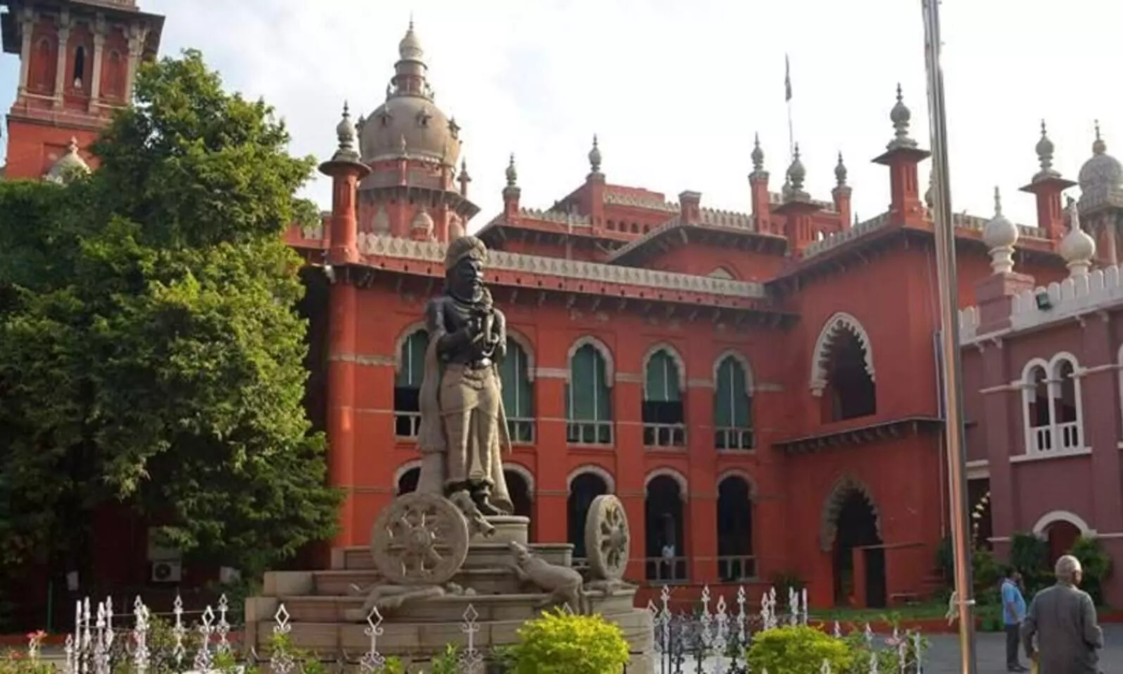 Language of Gods Tamil hymns should be recited in temples: Madras HC