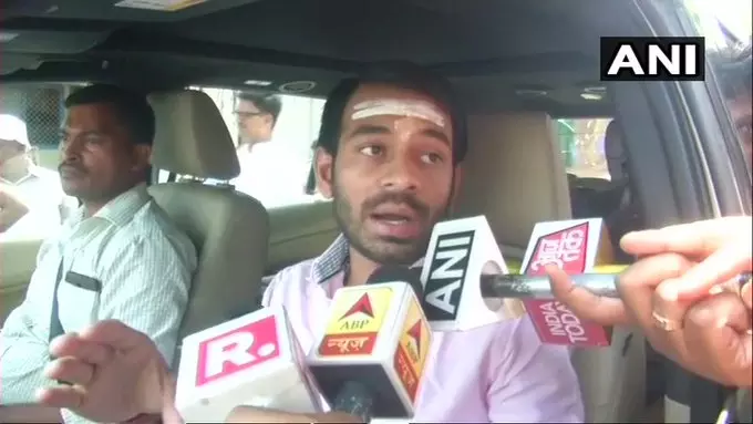 RJD leader Tej Pratap Yadav leading over JD(U)s Raj Kumar Ray in Hasanpur Assembly Constituency