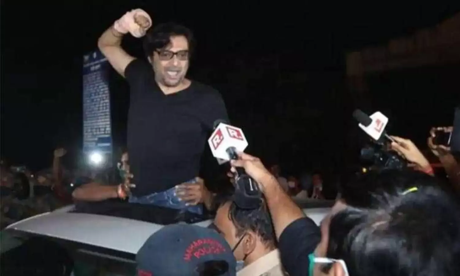 Goswami fans mass tweets on boycott zomato trending, after Swaras demand to stop ads on Republic TV