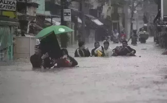 Typhoon Vamco slammed Philippines, killing one
