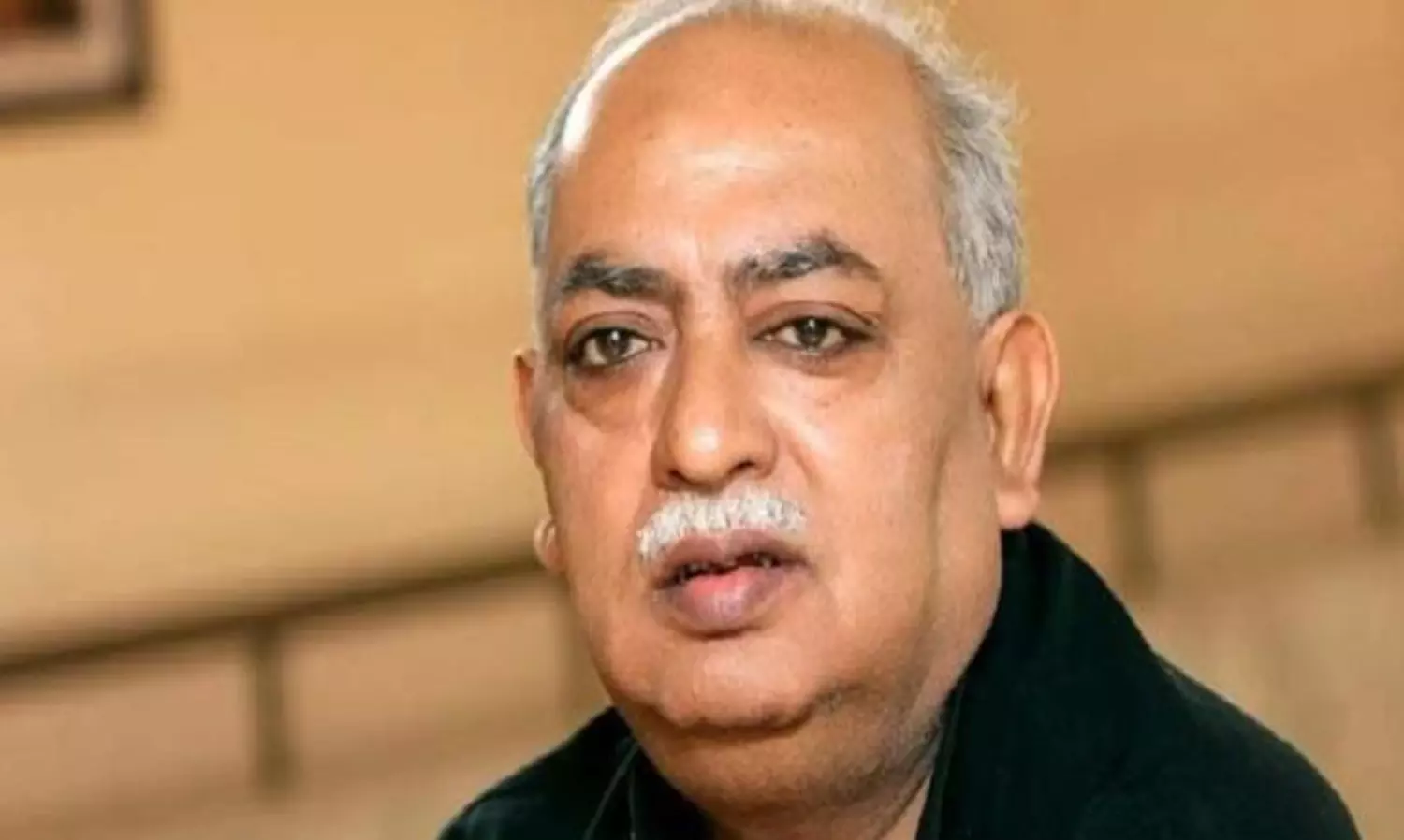 Poet Munawwar Rana accuses Owaisi of dividing Muslims