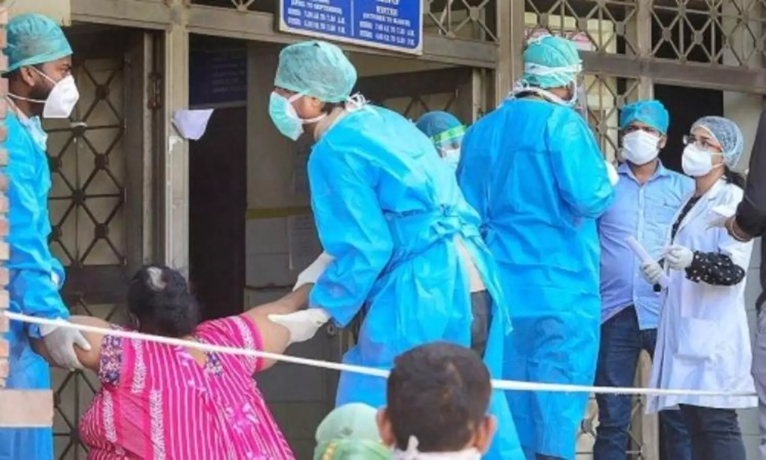 Covid 19: Delhi reports 121 deaths in 24 hours; Nov toll 1,950