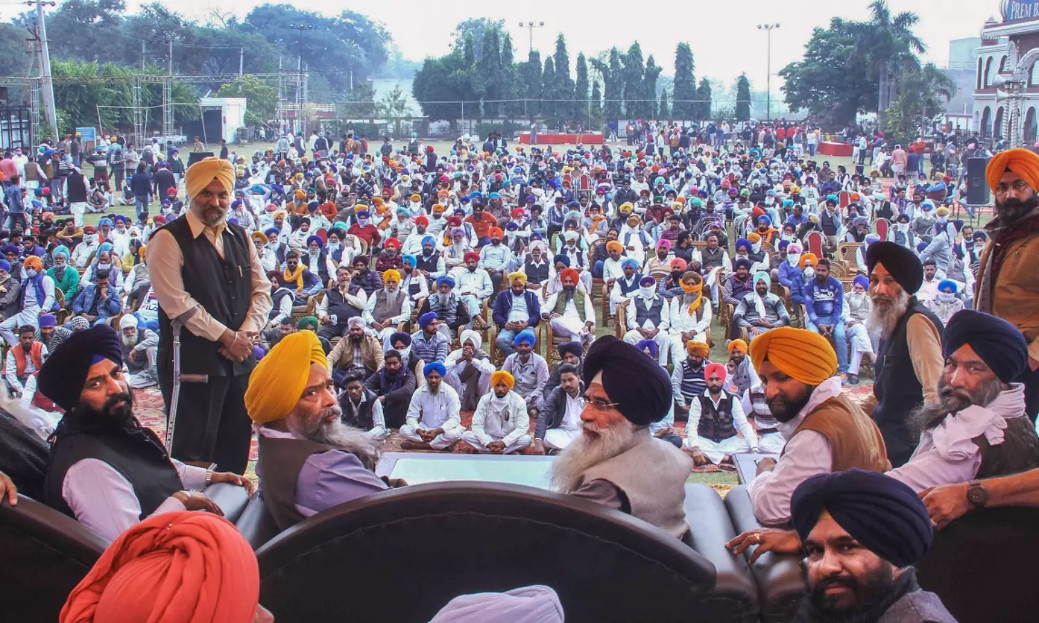 Haryana stops farmers of Delhi Chalo protest at border