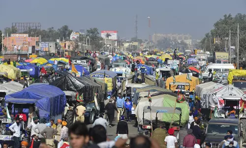 Delhi govt to provide essential amenities to farmers at Nirankari Maidan