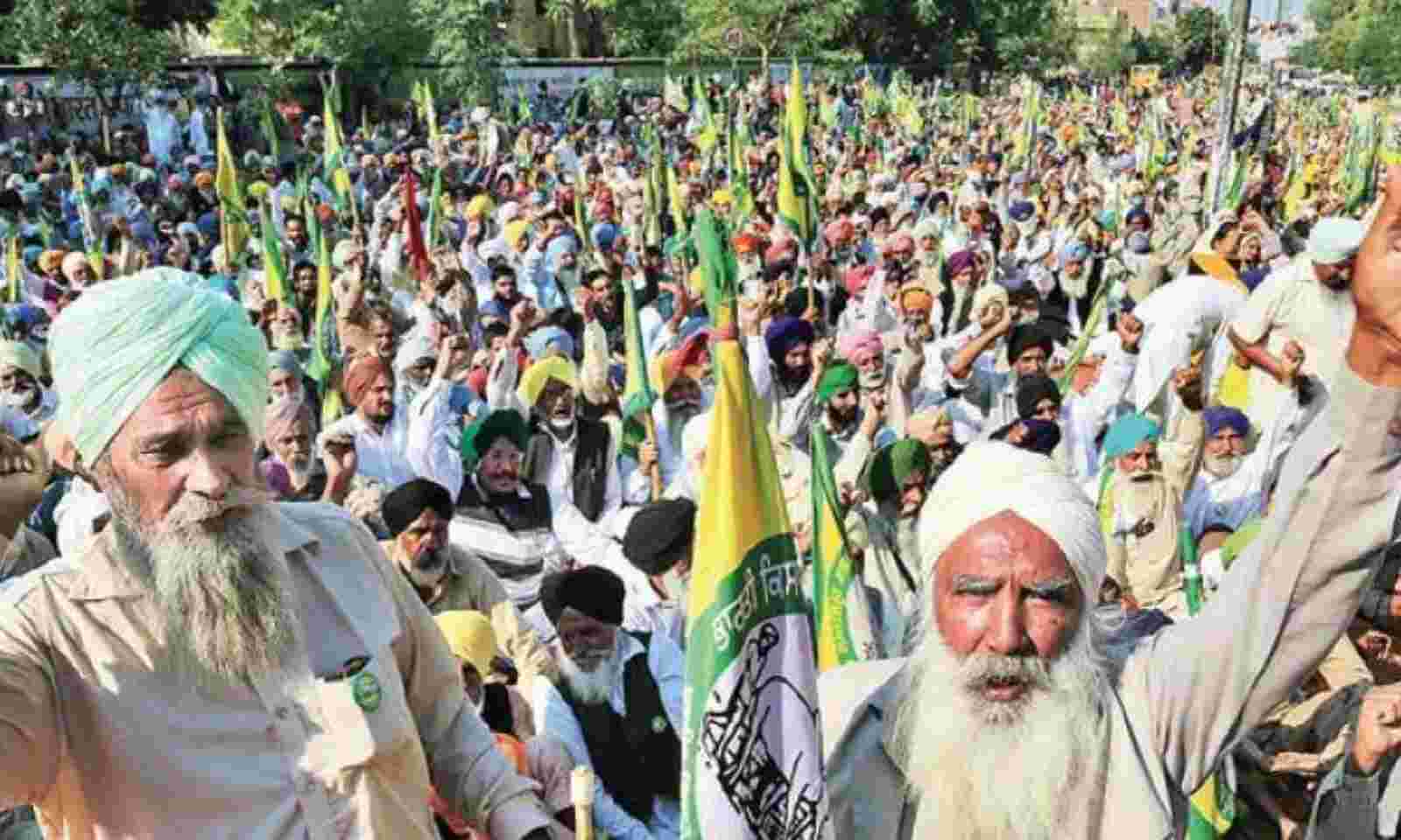 Stubble now keeping protesting farmers warm