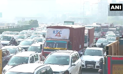 Traffic congestion at Delhi-Gurugram (Haryana) border in view of FarmersProtest.