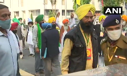 Farmer leaders reach Vigyan Bhawan Farmer leaders reach Vigyan Bhawan