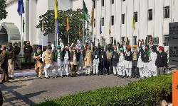 Farmer leaders reach at Vigyan Bhawan for the fourth round of talks with the government