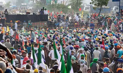 Govt offers written assurance on MSP  to continue