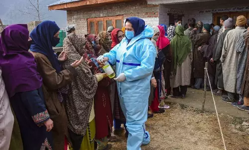 DDC polls: 9.46% polling recorded in 2 hours across J&K