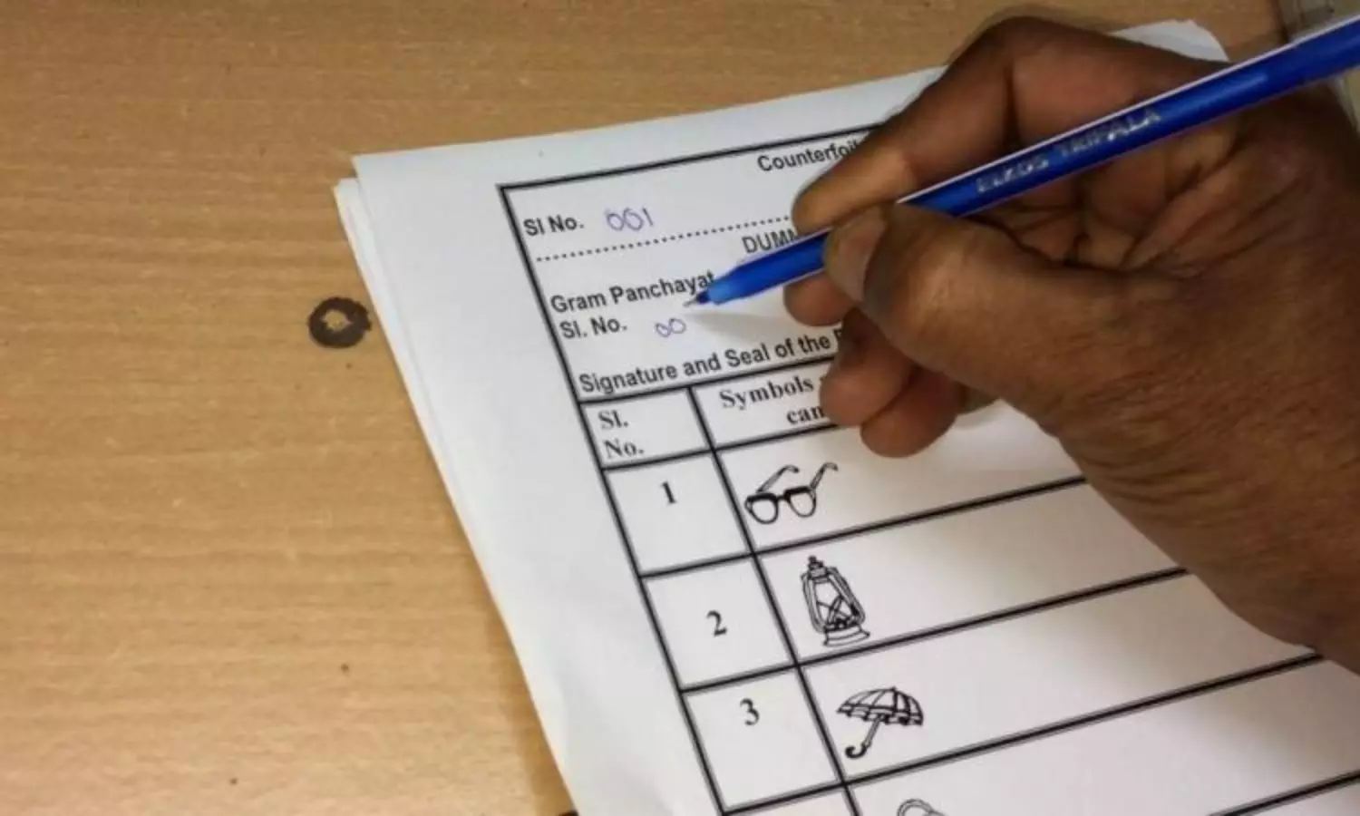 NRIs in non-Gulf countries soon to cast postal vote: Gulf NRIs to wait more