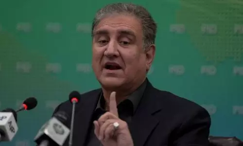 Pakistan alleges India preparing for surgical strike as it violates ceasefire at LoC