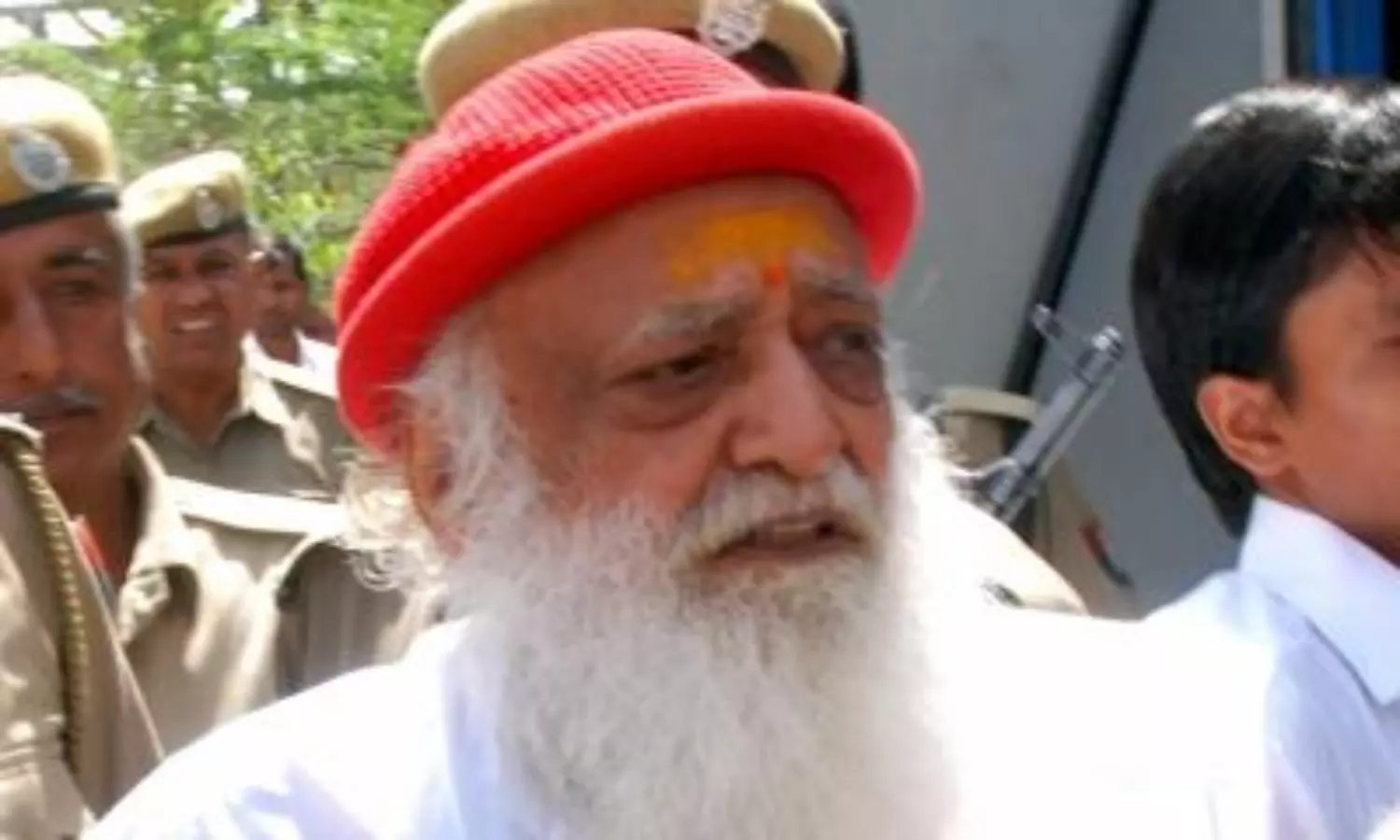 Probe ordered into prayer meet "glorifying" Asaram in UP jail