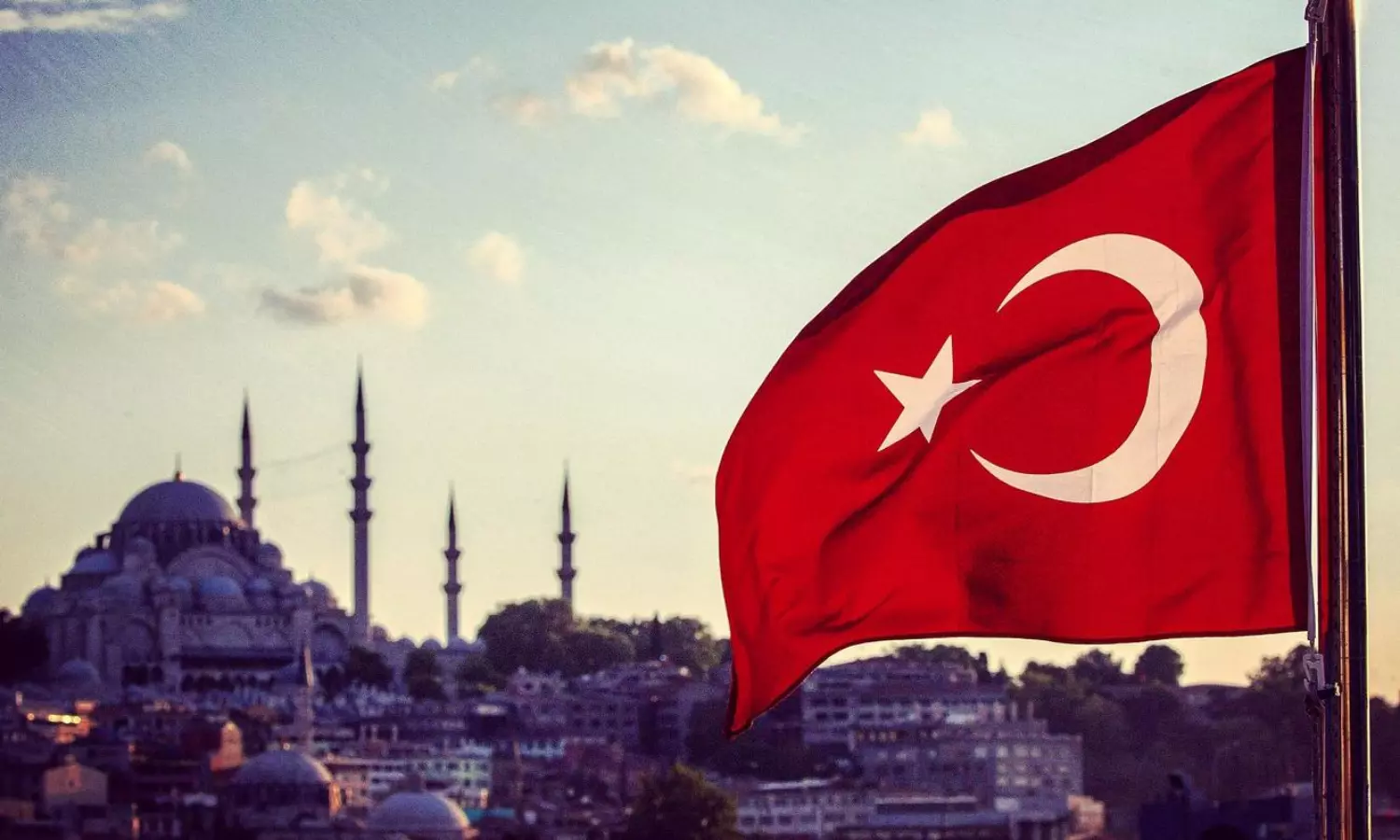 Turkey raises gross minimum wage by more than 21 % in 2021