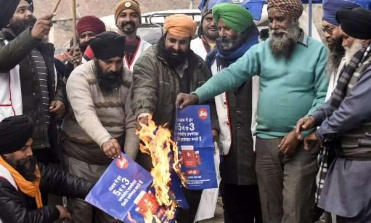 The voice of people is the voice of God, reminds the letter from lawyer who committed suicide