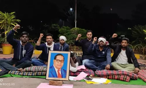 Violation of Reservation: Hyderabad University issues show-cause notices to six staff for protesting